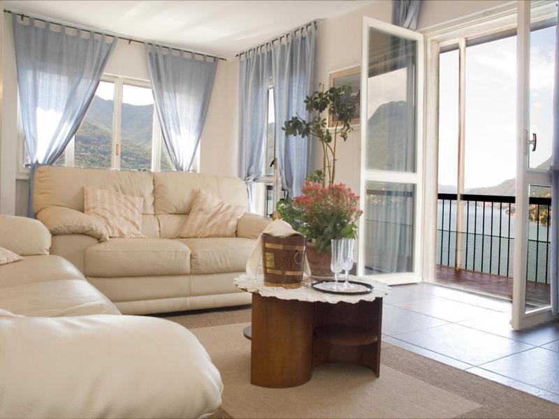 Apartamento Sonia - Musica & Aperol Panorama-Fewo Pognana Lario Exterior foto